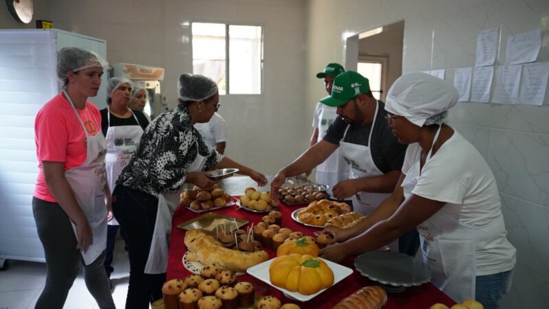 Comunidade da zona rural concluem curso de produção de pães e bolos