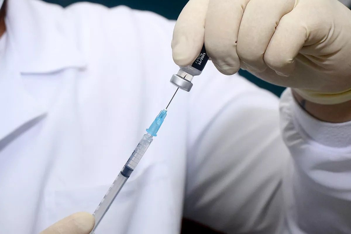 Secretaria de Saúde promove vacinação contra gripe e Covid-19 em 27 locais de Cariacica
