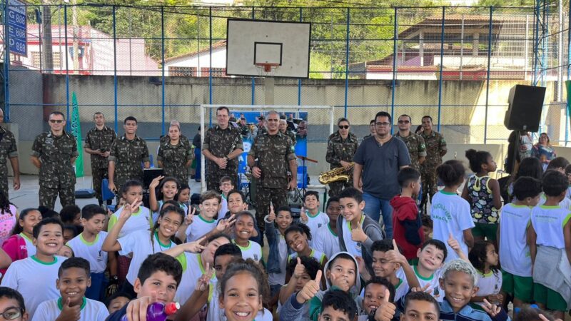 Emef Virgílio Francisco Schwab recebe o projeto Banda na Escola com clássicos da MPB e da música infantil