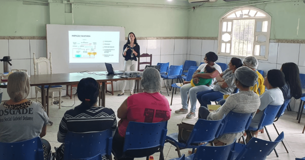 Vigilância Sanitária ensina boas práticas na manipulação dos alimentos em instituição social