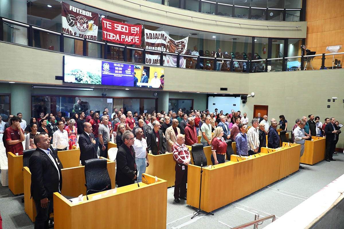 Homenagens marcam os 60 anos da Desportiva, reconhecendo ídolos e torcedores do clube