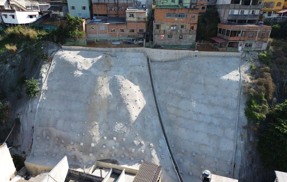Muro de contenção em Porto de Santana é concluído pela Secretaria de Obras