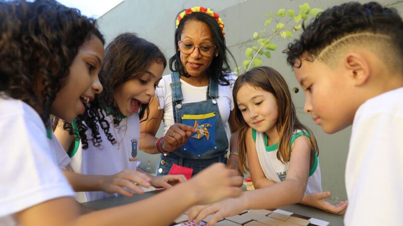 Estímulo ao desenvolvimento infantil: Escola Antônio Esteves investe em brincadeiras e atividades lúdicas