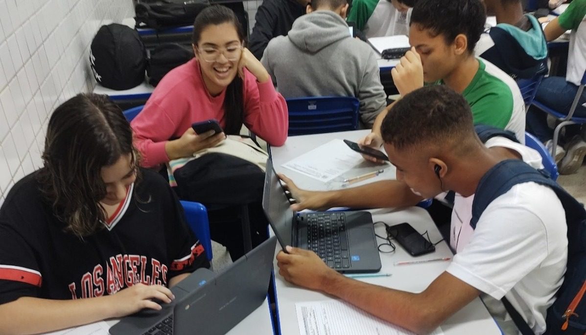 Educação Inovadora: Escola do futuro em Cariacica incorpora inteligência artificial no ensino de Língua Portuguesa