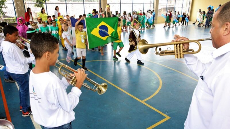 Cariacica comemora o Dia da Independência com desfile que conta até com Dom Pedro Mirim