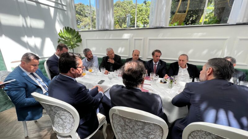 Representante da Ales do Espírito Santo marca presença em encontro em Brasília sobre resíduos sólidos e reforma tributária