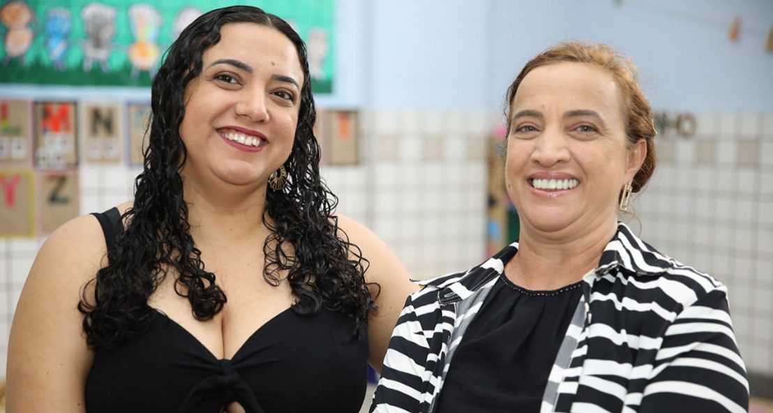 Mãe e Filha Celebram o Dia do Professor Com Amor pela Educação em Cariacica