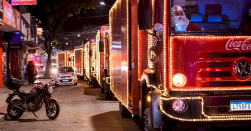 Caravana Iluminada de Natal da Coca-Cola Encantou Cariacica e Segue seu Caminho pelo Espírito Santo