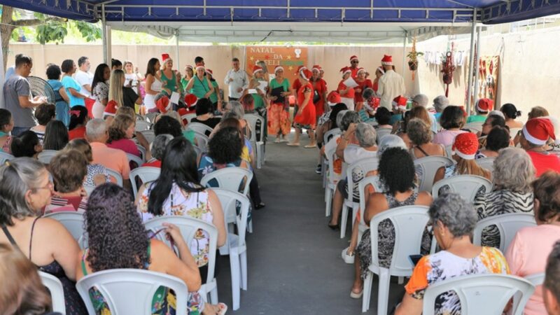 Evento natalino emociona usuários do Centro de Convivência da Pessoa Idosa de Cariacica