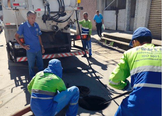 Sábado é dia de equipes de Serviços trabalhando em toda a cidade