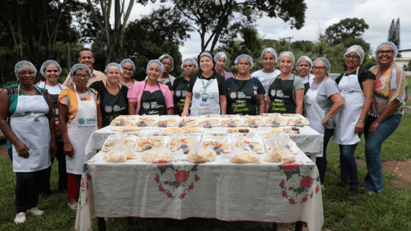 Do campo à mesa: treinamento qualifica produtoras rurais para produção de biscoitos caseiros