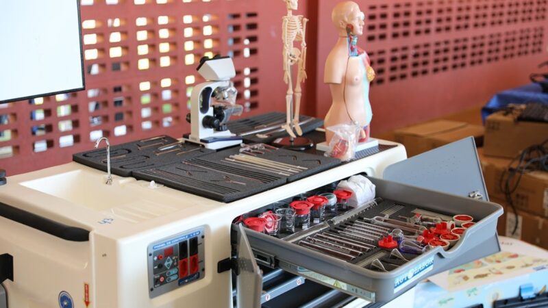 Modernização nas escolas de Cariacica: laboratórios móveis, impressoras 3D e mesas digitais são os novos equipamentos em destaque