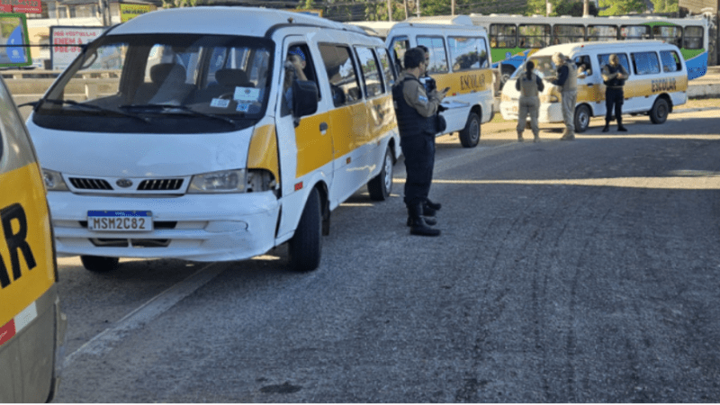 Maio Amarelo: Prefeitura de Cariacica e Detran realizam fiscalização em transporte escolar