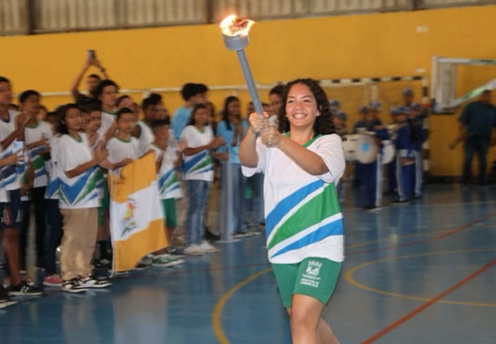 Abertura dos Jogos Estudantis de Cariacica é marcada pelo acendimento da tocha olímpica