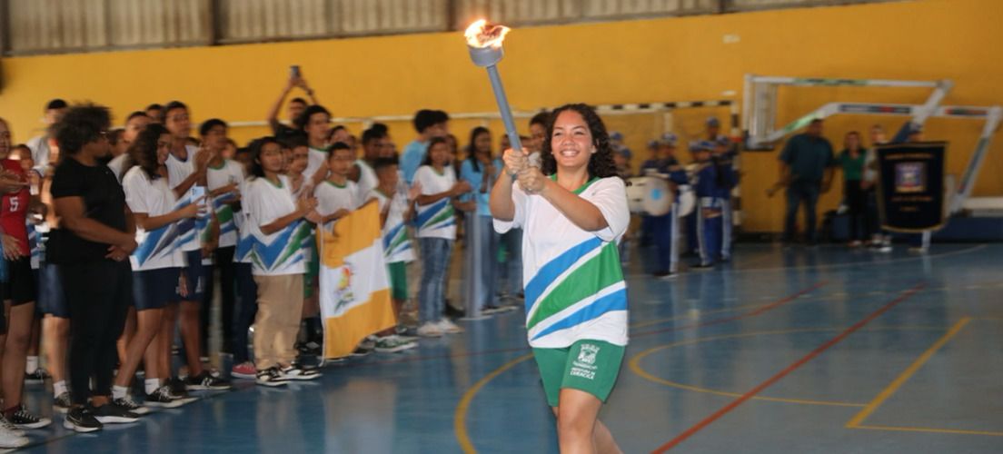 Abertura dos Jogos Estudantis de Cariacica é marcada pelo acendimento da tocha olímpica