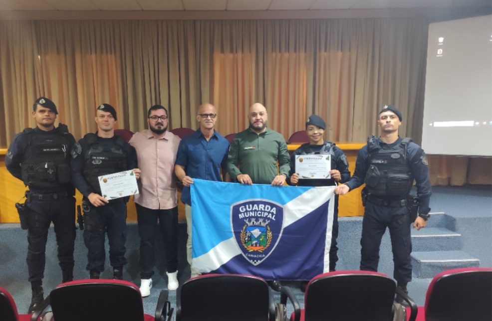 Guardas municipais concluem curso de Condução de Cão Policial e recebem certificação