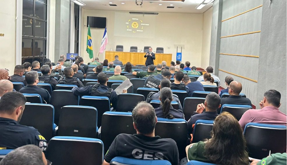 Operadores do Cerco Inteligente de Cariacica recebem treinamento em Inteligência Policial