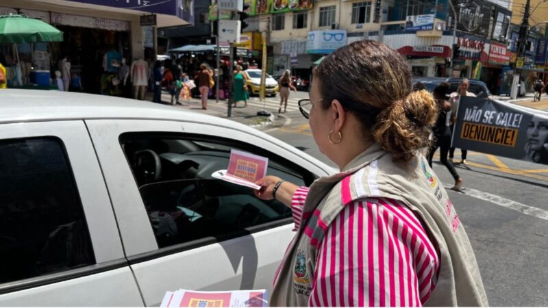 Secretaria da Mulher presta acolhimento a vítima de violência doméstica em ação na Avenida Expedito Garcia