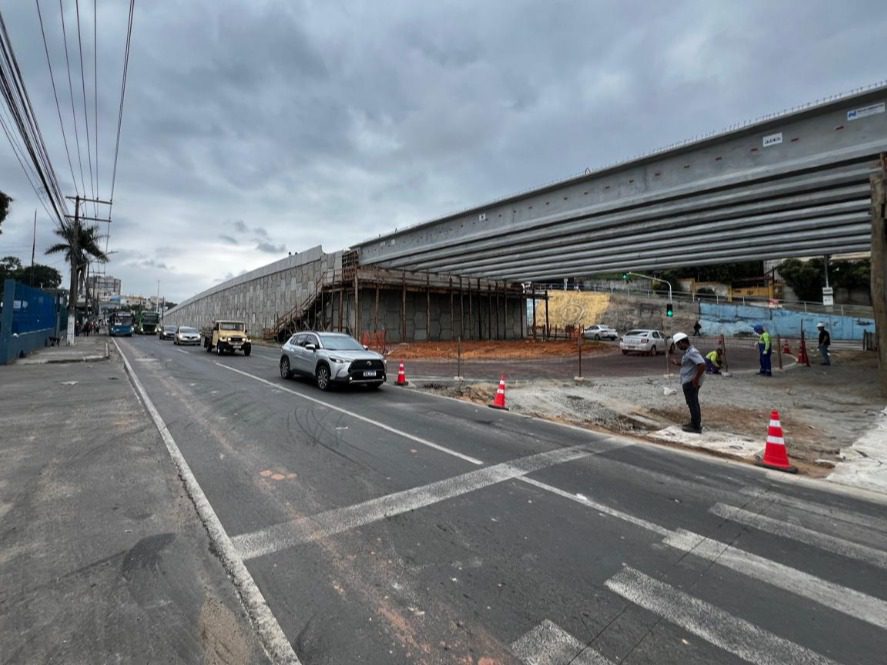 Viaduto da Avenida Mário Gurgel tem trânsito liberado antes do prazo