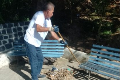 Parque da Biquinha recebe capina e variação em ação da Secretaria de Serviços