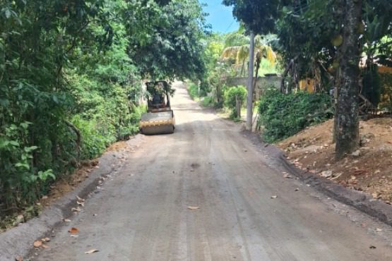 Rua Oito em Boa Vista ganha nova vida com obras de patrolamento e revsol