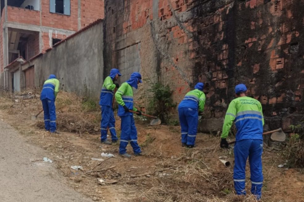 Cariacica realiza limpeza e Operação Tapa-Buraco em diversos bairros