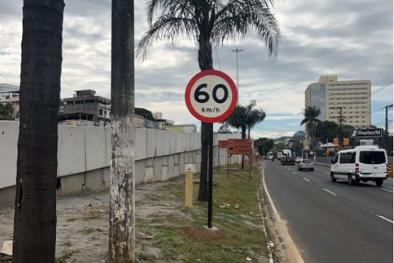 Viaduto Dona Rosa avança para a fase final com nova sinalização no trecho