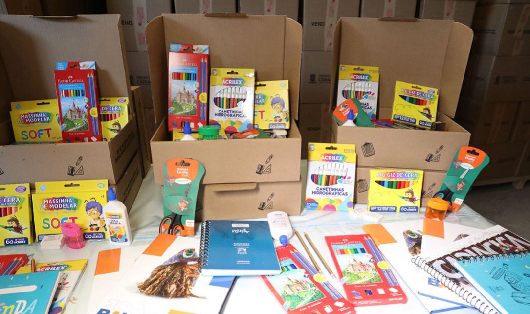 Kits de material escolar da rede municipal: veja o que será entregue aos alunos no 1º dia de aula