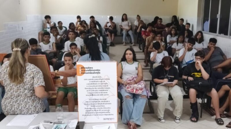 Unidade Básica de Saúde conscientiza alunos sobre gravidez na adolescência