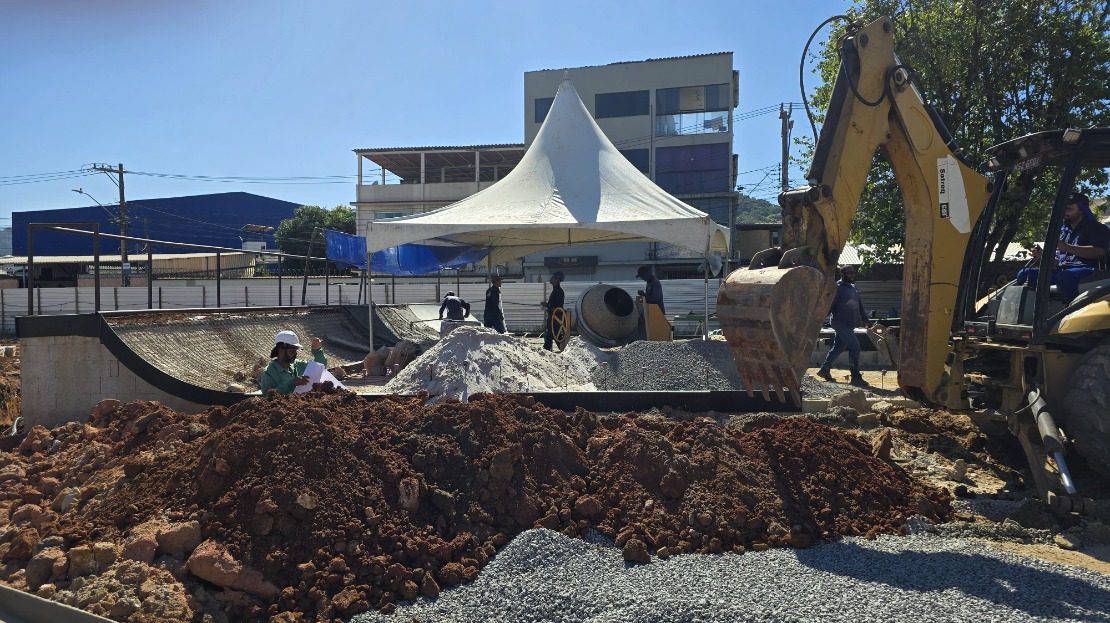 Em breve, nova pista! Skatistas visitam obras no Complexo Esportivo Hugo Viola