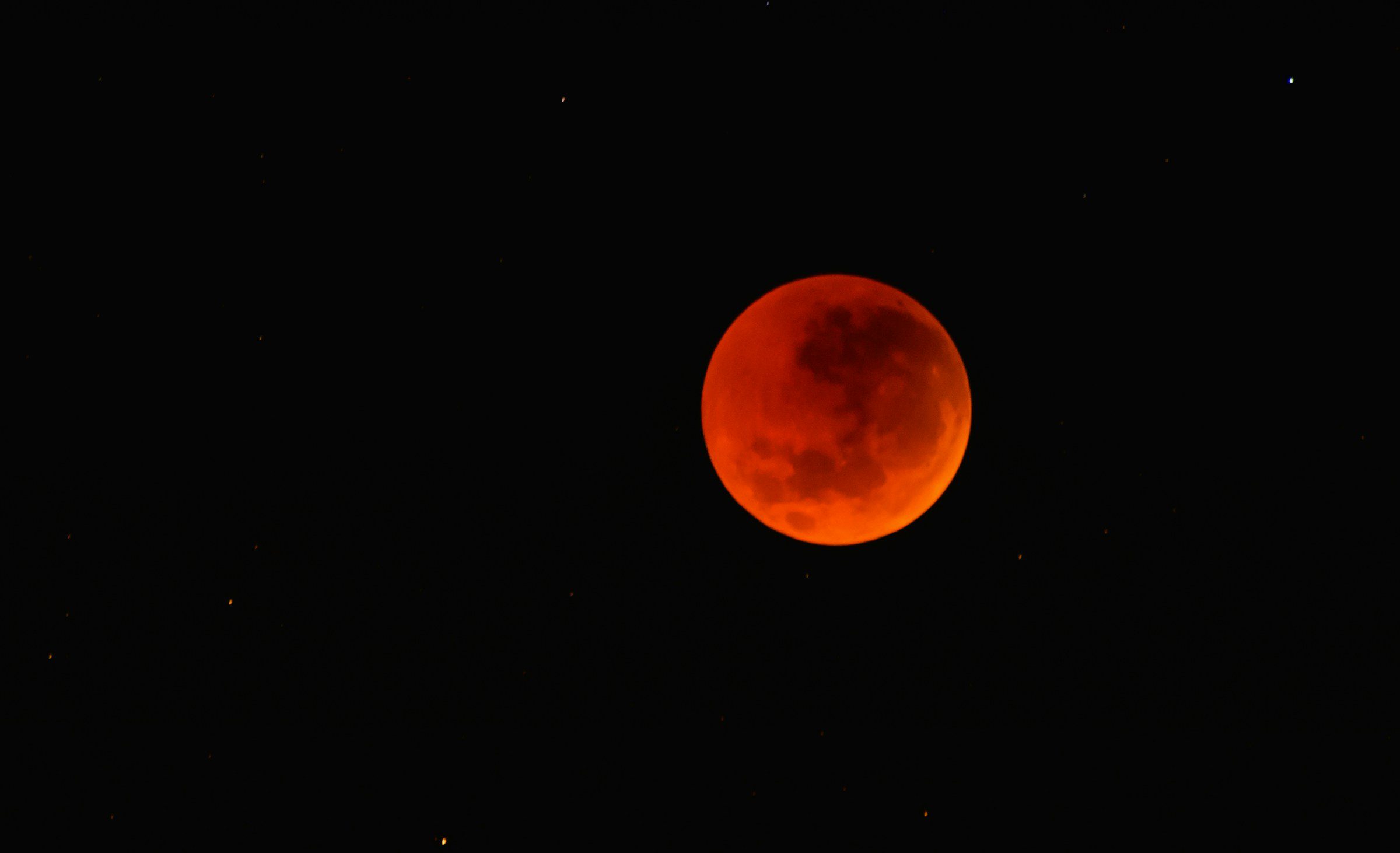 Dicas para ver o eclipse total da “lua de sangue” nesta sexta-feira (14/03)