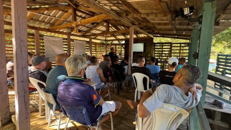 Projeto “Cantando a Vida” leva música como ferramenta de superação a nova instituição